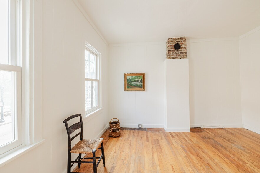 More Photos Of 323 Warren St, Hudson Storefront Retail Residential For Sale