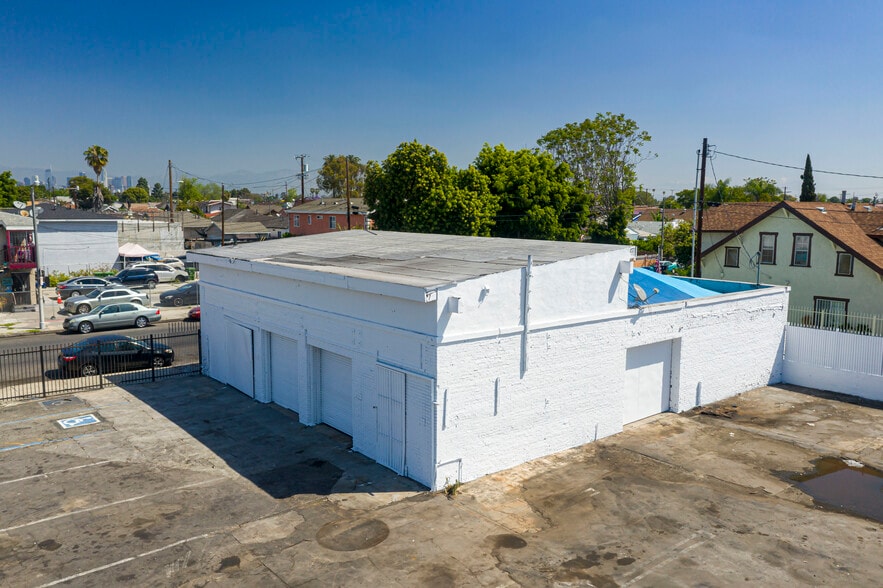 More Photos Of 110 E 62nd St, Los Angeles Auto Repair For Lease