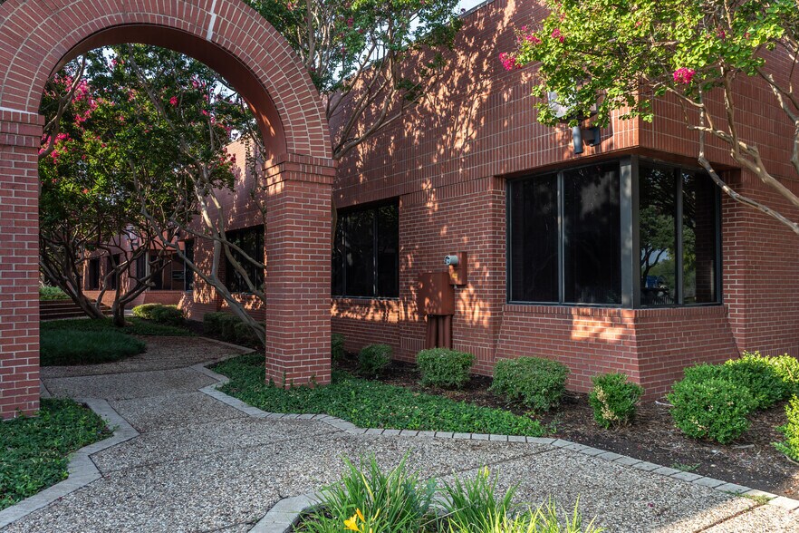 More Photos Of 6220 N Belt Line Rd, Irving Office For Lease