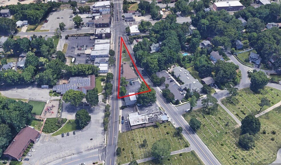 More Photos Of 120-124 Laurel Rd, East Northport Freestanding For Sale