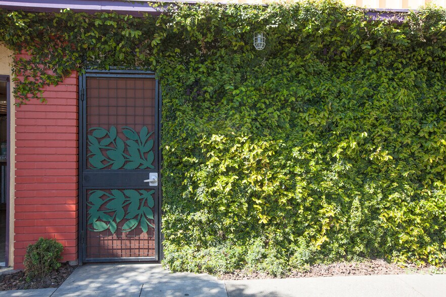 More Photos Of 1816-1828 29th St, Sacramento Storefront For Lease