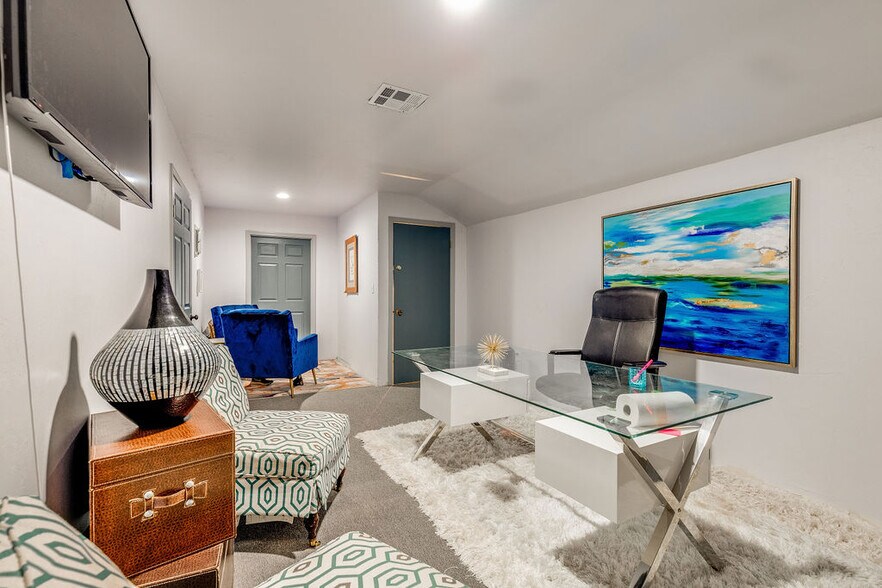 More Photos Of 7917 N May Ave, Oklahoma City Freestanding For Sale