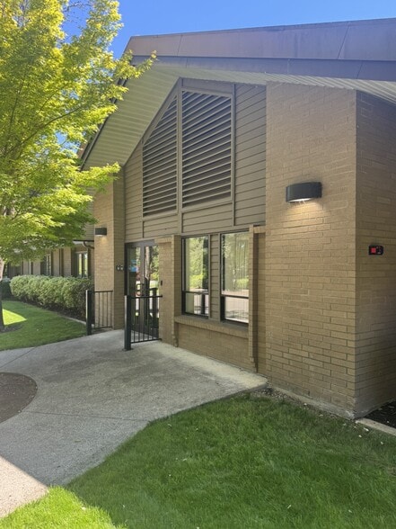 More Photos Of 14219 49th St, Vancouver Religious Facility For Sale