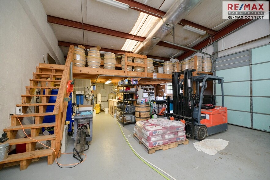 More Photos Of 17466 Benns Church Blvd, Smithfield Freestanding For Sale