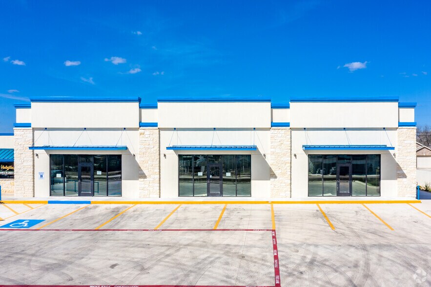 More Photos Of 1071 E TX-46 Hwy, New Braunfels Storefront Retail Office For Lease