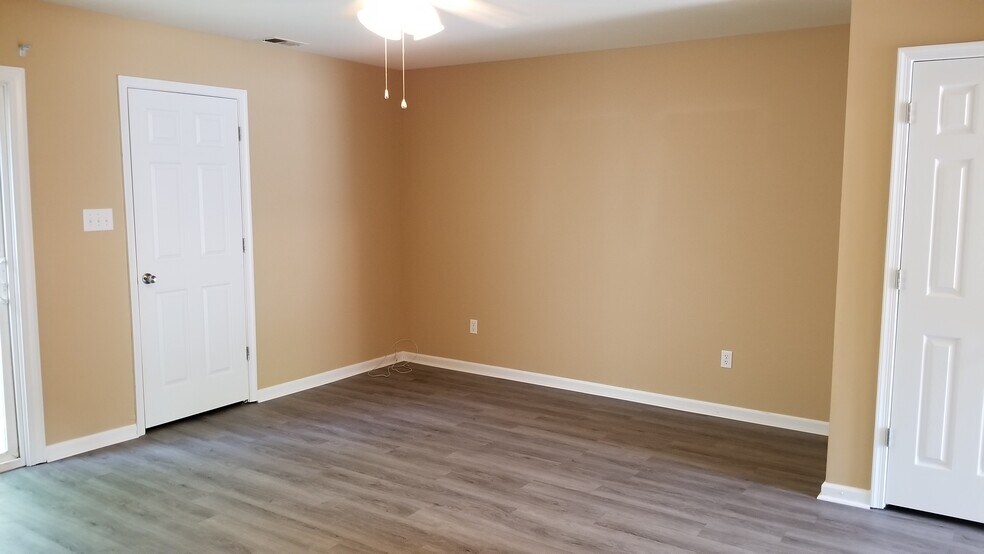 More Photos Of 156 Delmar Ln, Newport News Apartments For Sale