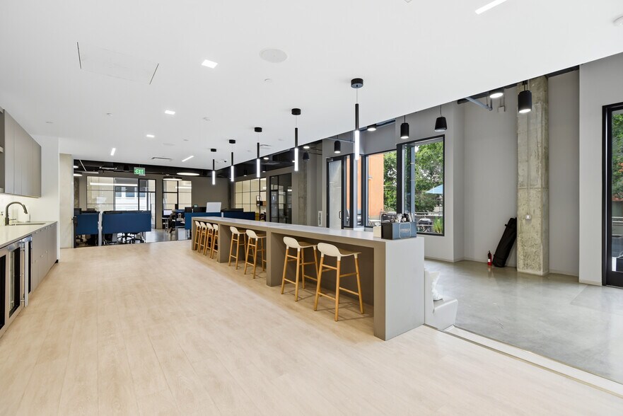 More Photos Of 33 S Fair Oaks Ave, Pasadena Office For Sale
