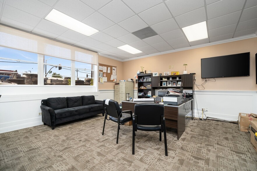 More Photos Of 9920 Arlington Ave, Riverside Warehouse For Sale