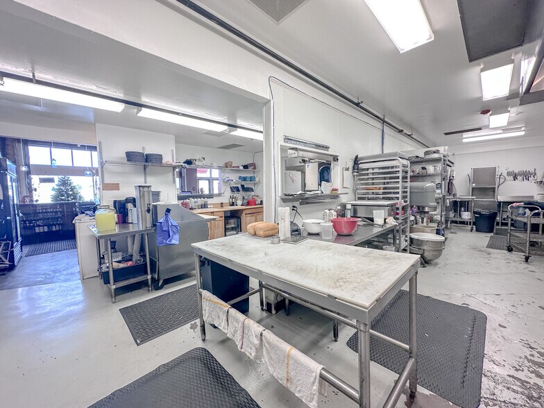 More Photos Of 215 E 2nd St, Bartlesville Auto Repair For Sale