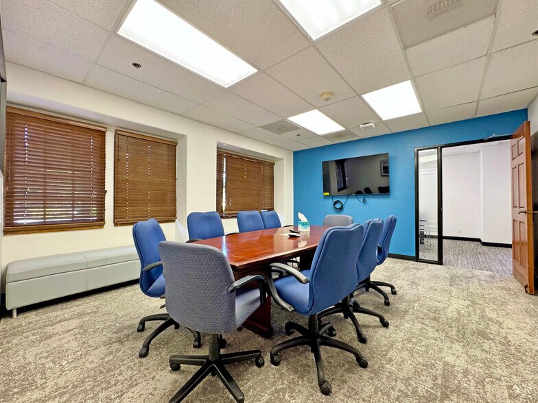 More Photos Of 1525 State St, Santa Barbara Office For Sale