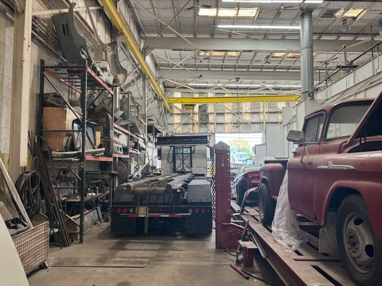 More Photos Of 2-16 Avenue C, Newark Warehouse For Lease