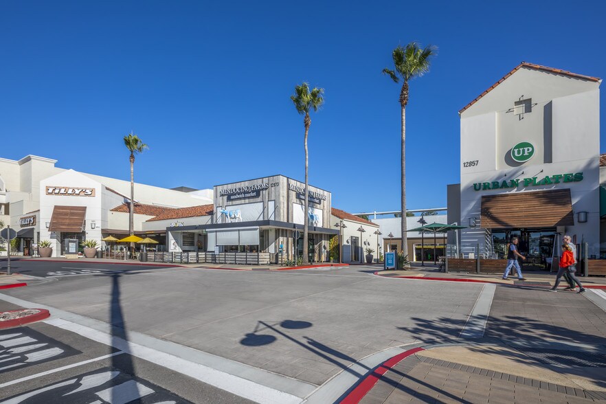 More Photos Of 3433-3545 Del Mar Heights Rd, San Diego Unknown For Lease