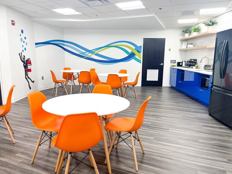 More Photos Of 13873 Park Center Rd, Herndon Office For Lease