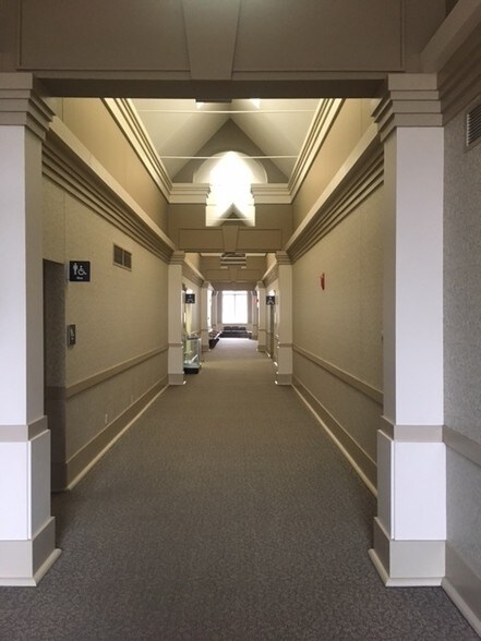 More Photos Of 6839-6855 Spring Valley Dr, Holland Medical For Lease