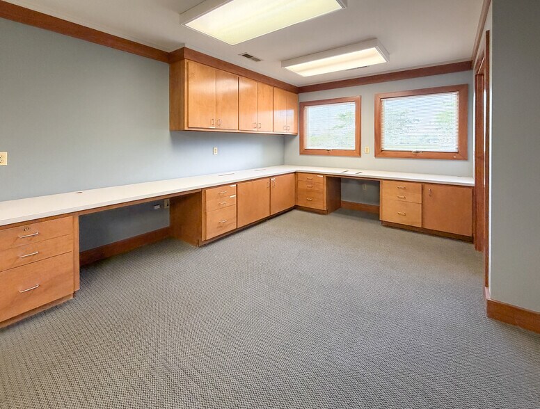 More Photos Of 3610 Moore Duncan Hwy, Moore Medical For Lease