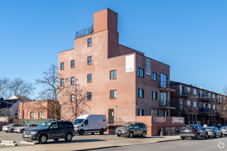 Primary Photo Of 2232 Kimball St, Brooklyn Apartments For Lease