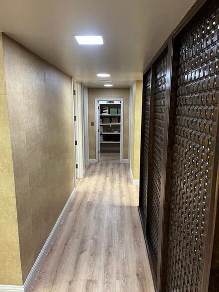 More Photos Of 4-10 W Alisal St, Salinas Office For Lease