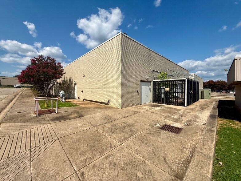 More Photos Of , Paris Office For Sale