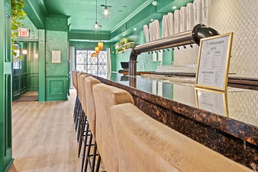 More Photos Of 21 Celina St, Oshawa Restaurant For Sale