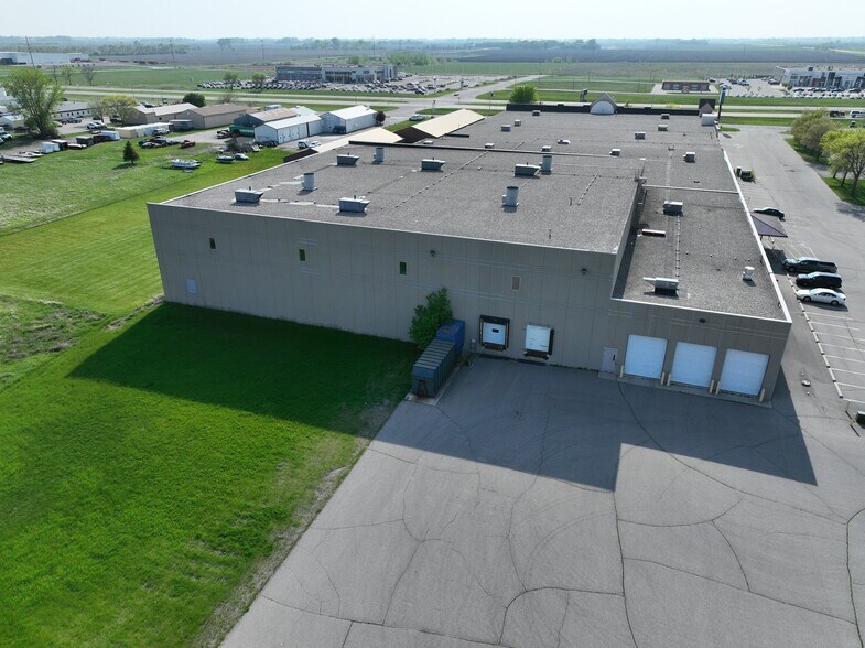 More Photos Of 3901 Abbott Dr, Willmar Freestanding For Sale