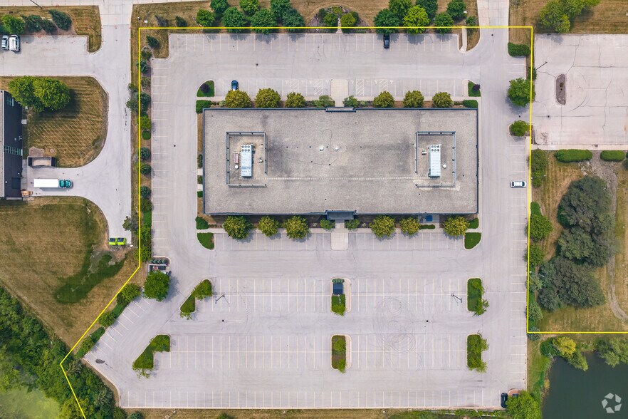 More Photos Of 11800 W Park Pl, Milwaukee Office For Lease