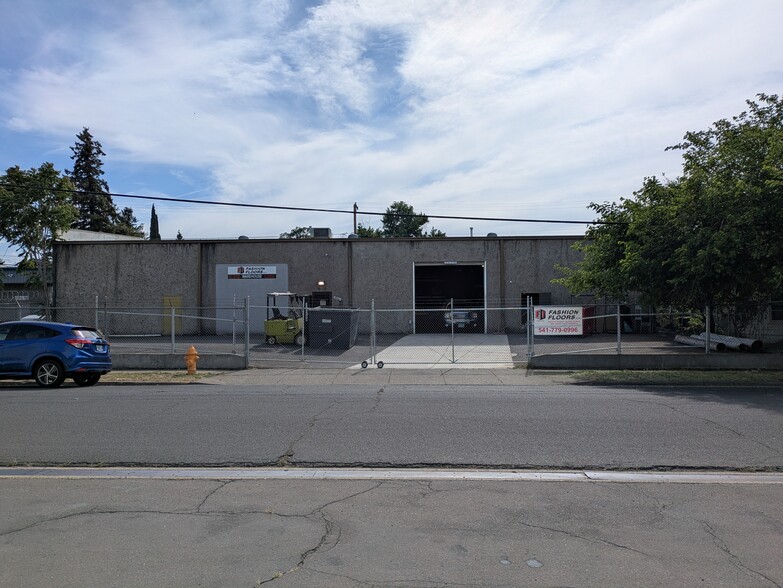 Primary Photo Of 516 S Fir St, Medford Warehouse For Sale
