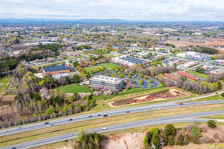 More Photos Of 1043 11th Blvd SE ave, Hickory Land For Sale