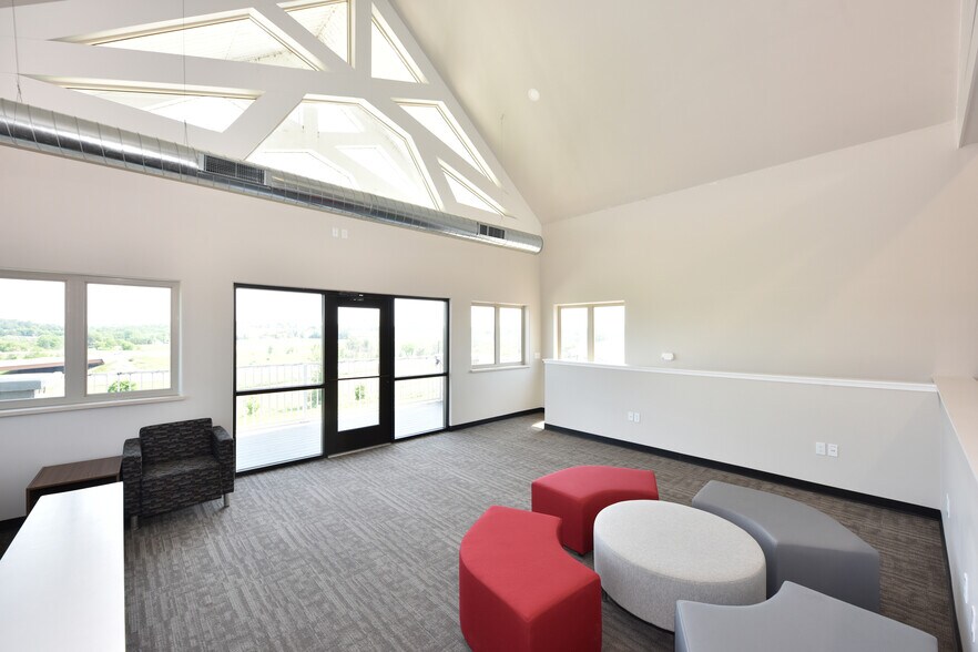 More Photos Of N9450 Mohawk Rd, Theresa Office For Sale