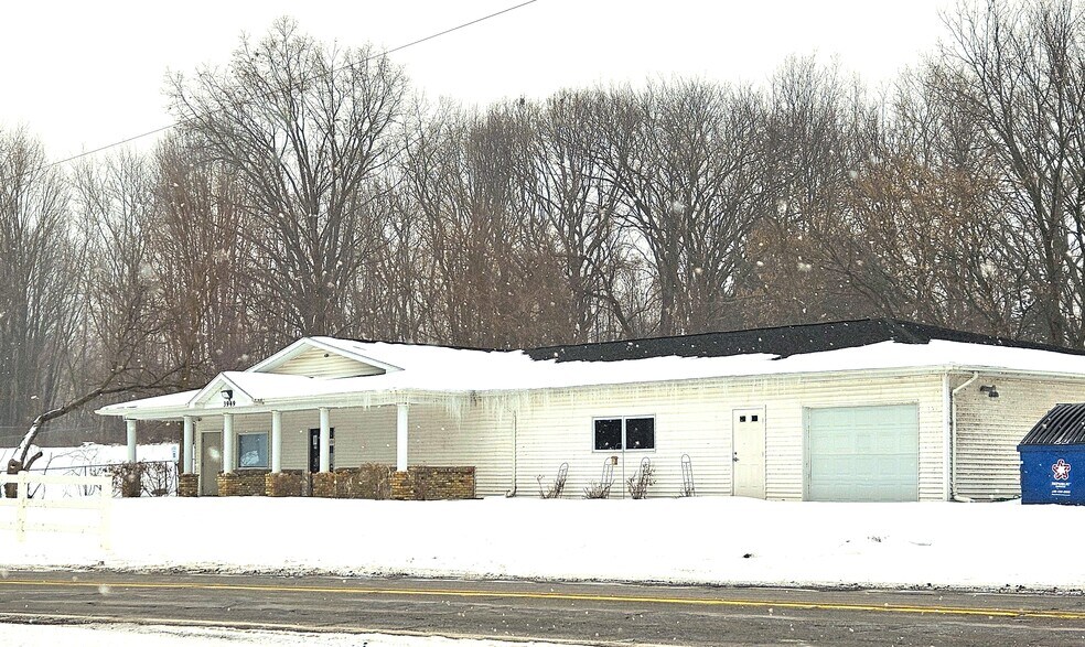 Primary Photo Of 3949 N River Rd, Freeland Office For Lease