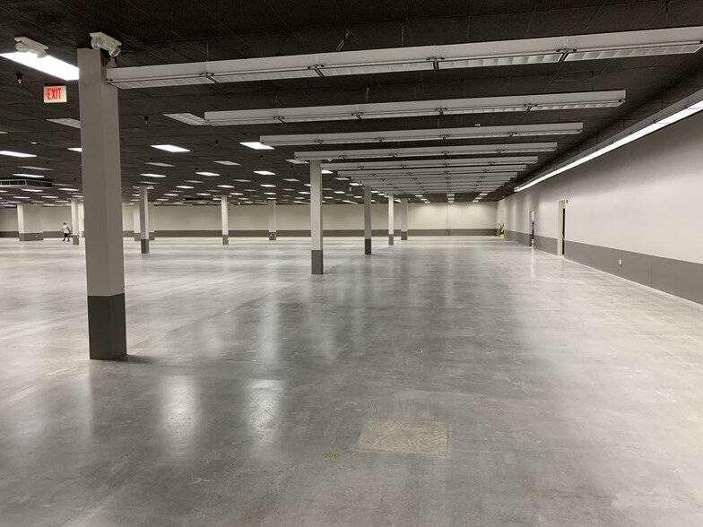 More Photos Of 35900 Date Palm Dr, Cathedral City Freestanding For Sale