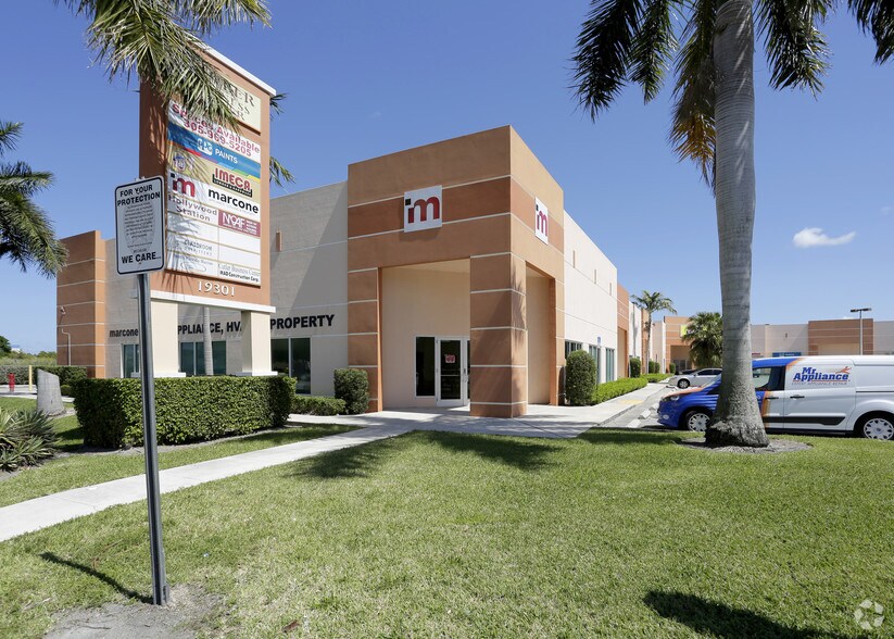More Photos Of 19301 SW 106th Ave, Miami Showroom For Lease