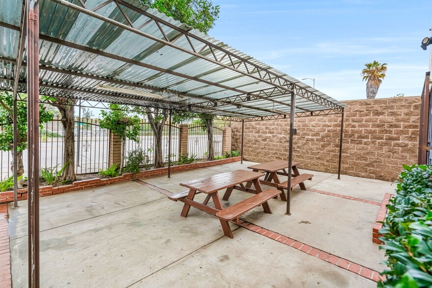 More Photos Of 1100 S Lorena St, Los Angeles Religious Facility For Sale