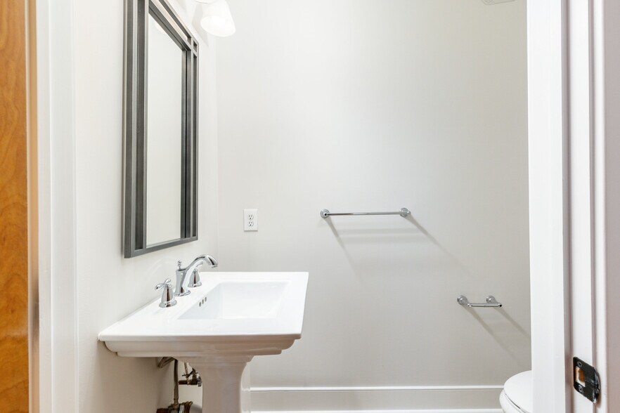 More Photos Of 4557 Manayunk Ave, Philadelphia Apartments For Sale