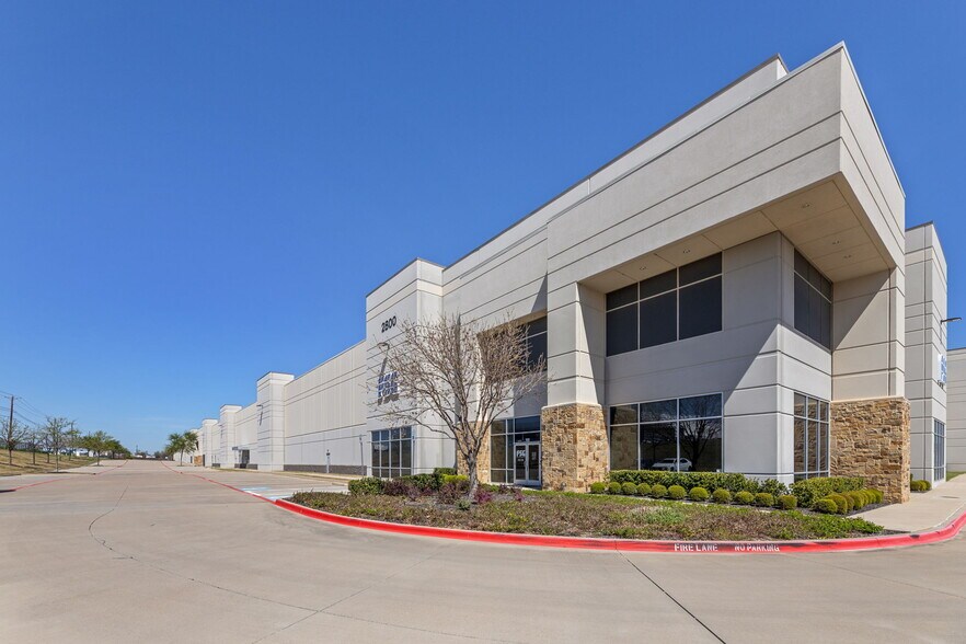 More Photos Of 2800 Valley View Ln, Irving Distribution For Lease