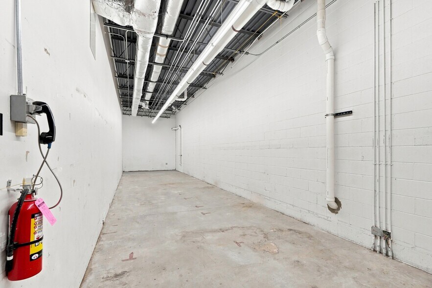 More Photos Of 7870 Southfield Rd, Detroit Freestanding For Sale
