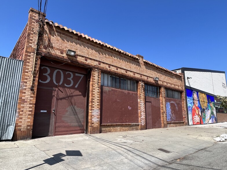 Primary Photo Of 3037-3039 Myrtle St, Oakland Loft Creative Space For Sale