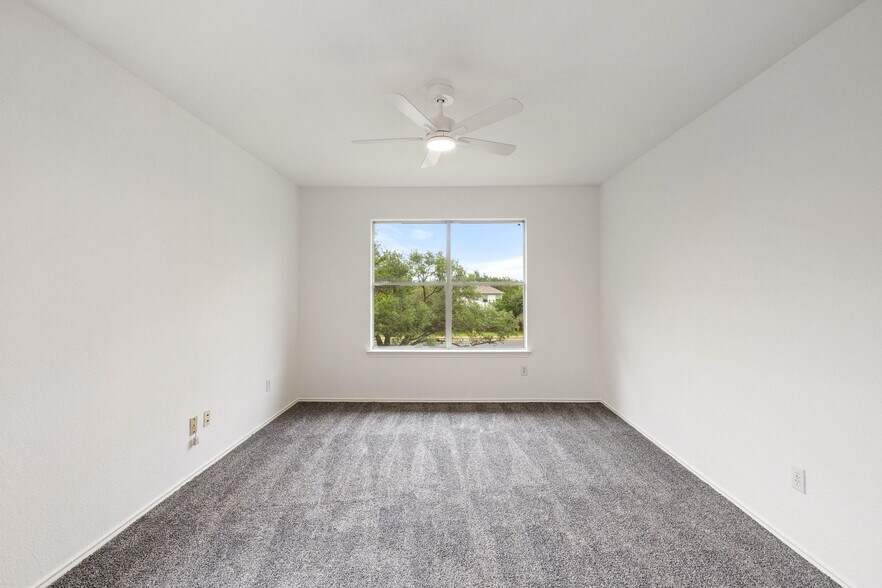 More Photos Of 4416 Campo Verde Dr, Austin Multifamily For Sale
