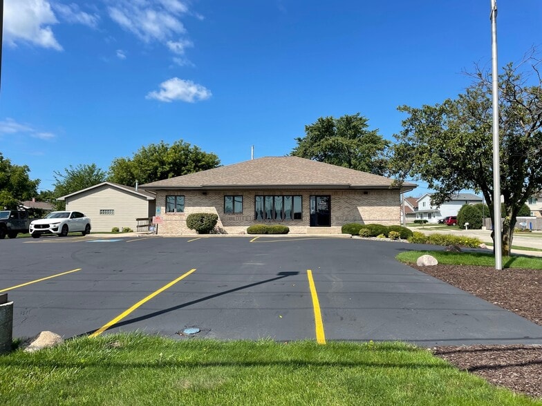 More Photos Of 5300 Green Bay Rd, Kenosha Medical For Lease