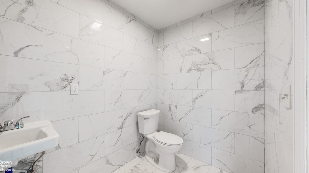 More Photos Of 621 Bergen St, Brooklyn Light Distribution For Lease