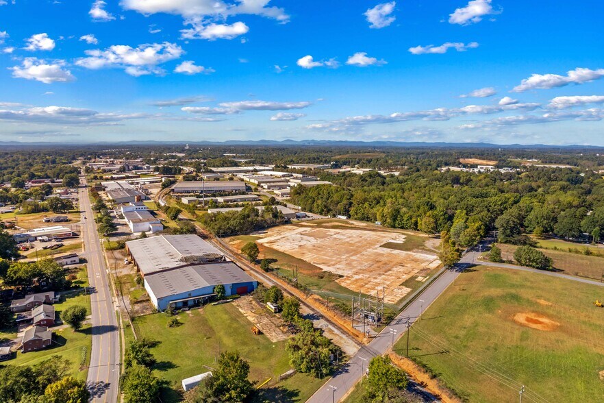 More Photos Of 201 Phoenix St, Statesville Land For Sale