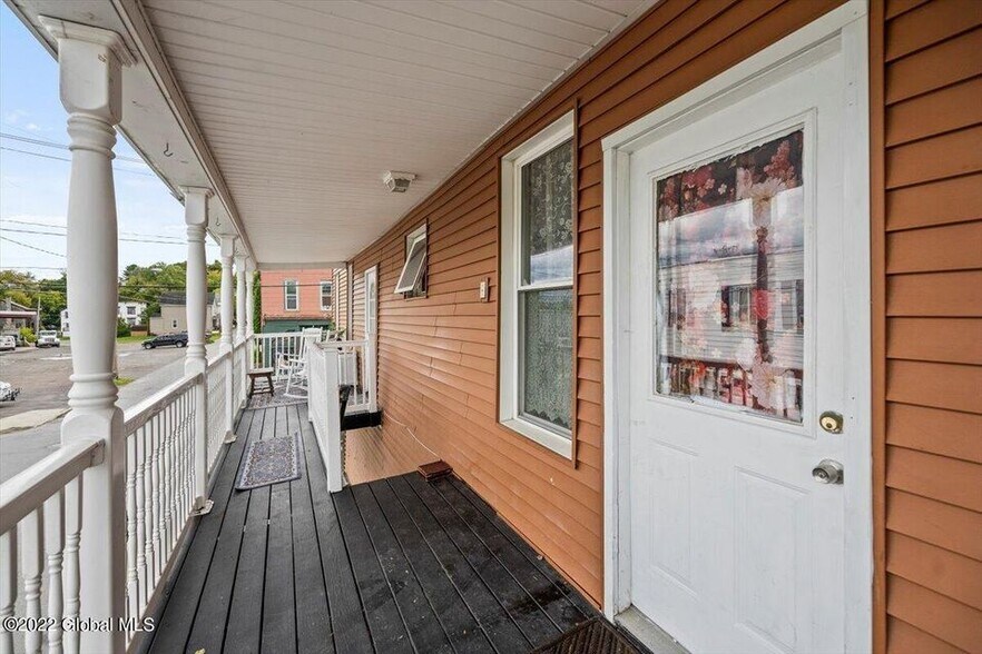 More Photos Of 67 Bridge St, Amsterdam Restaurant For Sale