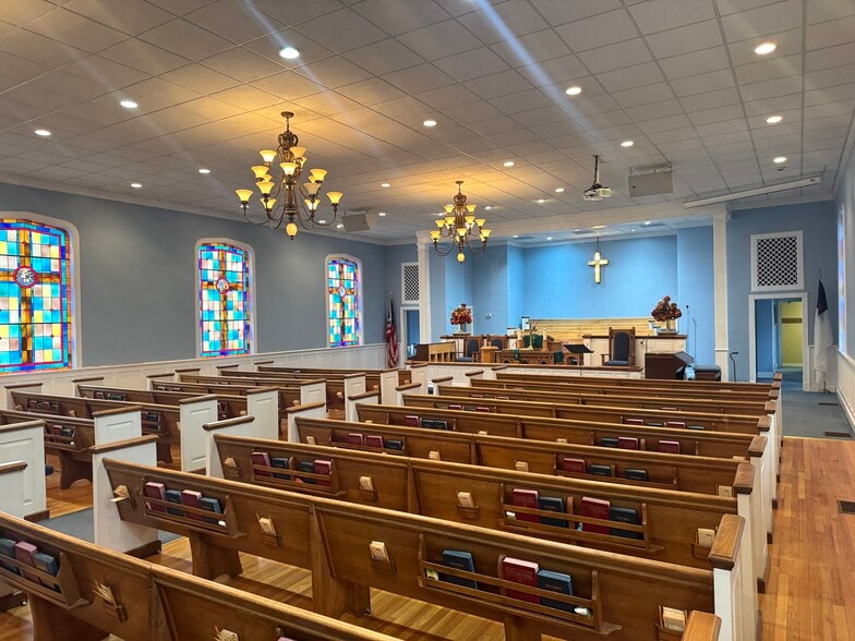 More Photos Of 177 Chestnut St, Trion Religious Facility For Sale