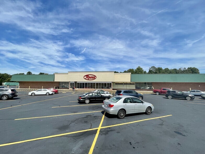 More Photos Of 4105-4121 W Beltline Blvd, Columbia Unknown For Lease