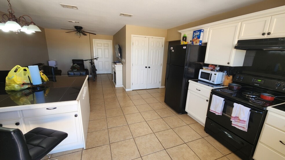 More Photos Of 9300 W County Road 60, Midland Flex For Sale