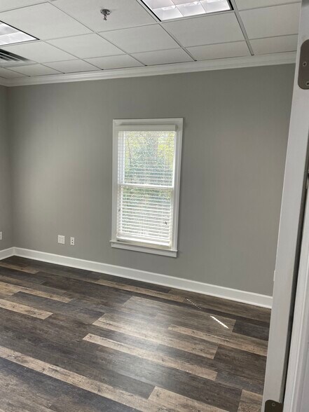More Photos Of 595 Colonial Park Dr, Roswell Loft Creative Space For Lease
