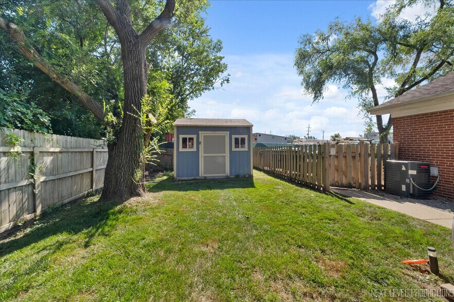 More Photos Of 565 E Saint Charles Rd, Carol Stream Healthcare For Sale