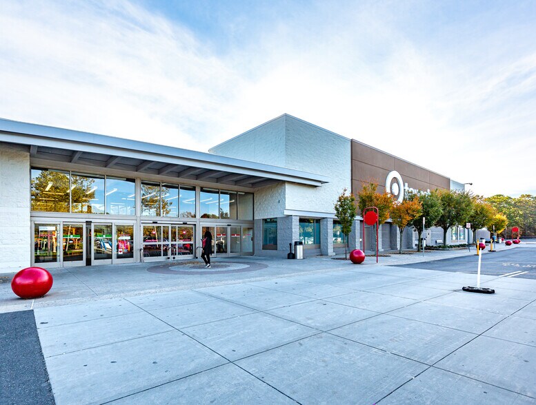 More Photos Of 2975 Horseblock Rd, Medford Freestanding For Sale