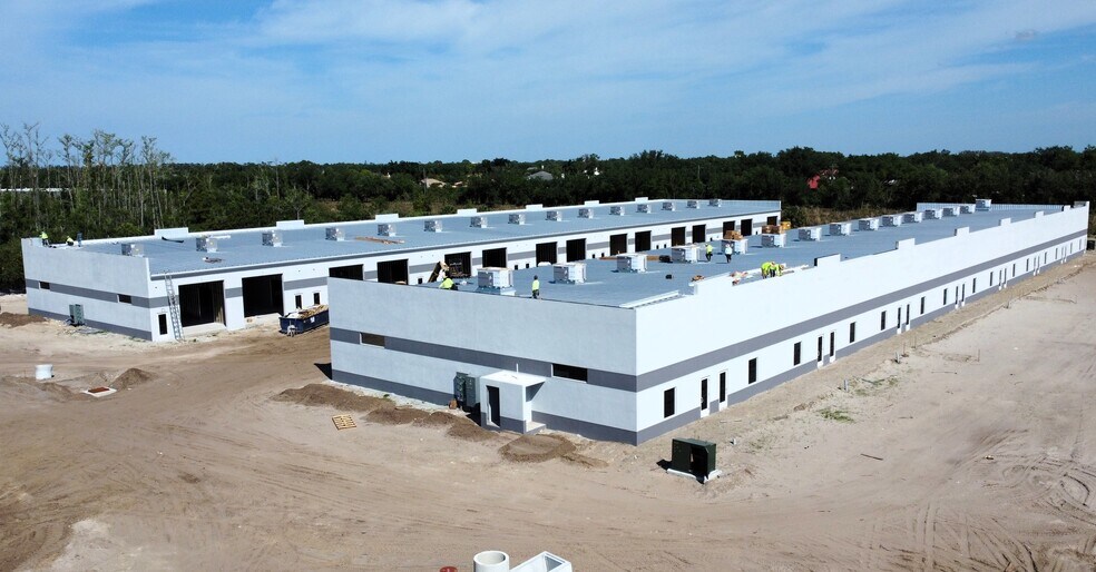 More Photos Of 16103 Lee Rd, Fort Myers Light Manufacturing For Lease