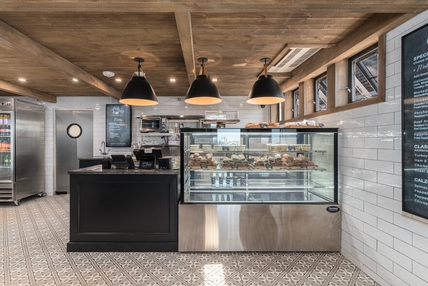 More Photos Of 212 Water St, Block Island Storefront For Sale