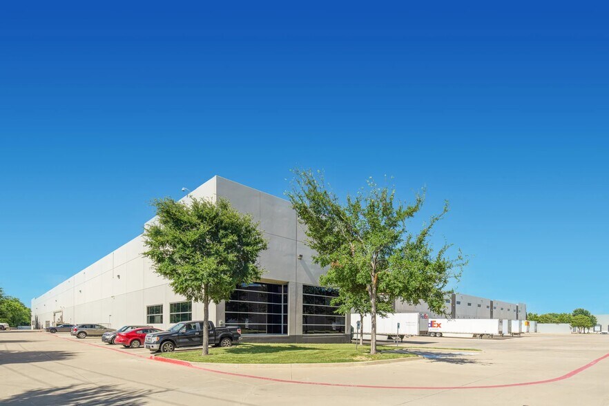 Primary Photo Of 1011 N 28th Ave, Dfw Airport Distribution For Lease